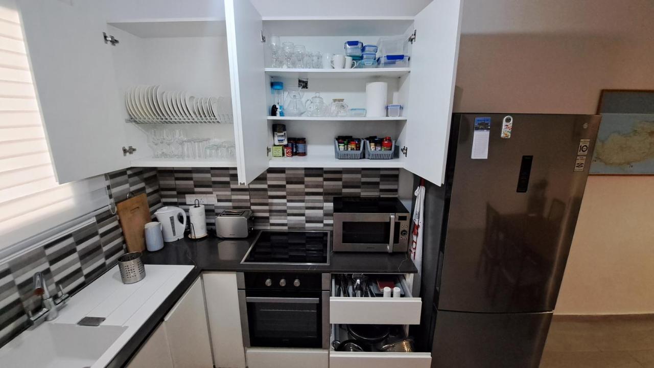 Zom Holiday Apartment Пафос Экстерьер фото